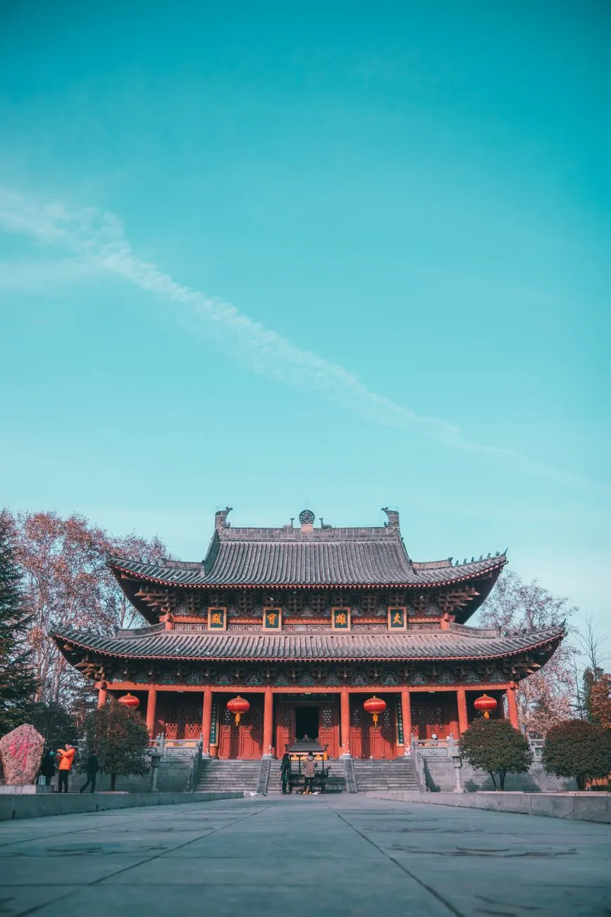 2025年重庆装饰材料行业技术革新方向与板材管材应用案例