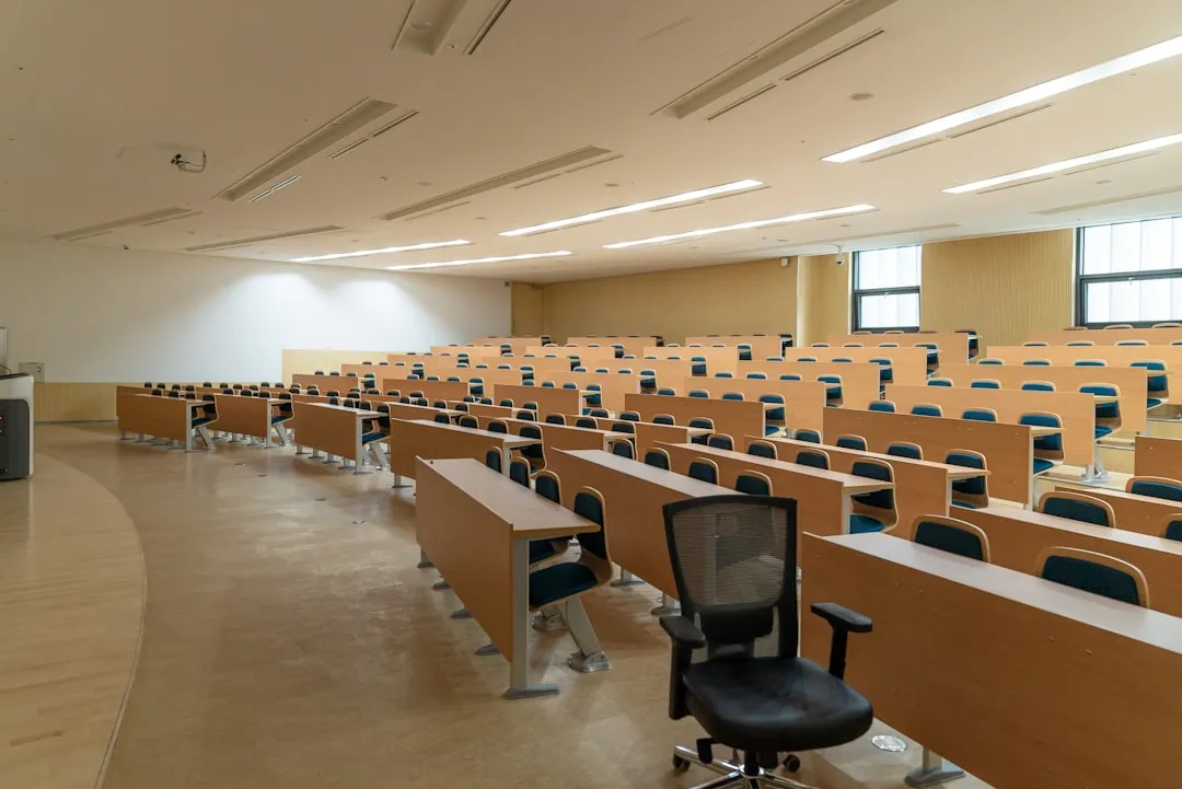 装饰材料工程供应新趋势：板材管材与五金配件如何实现高效协同配送