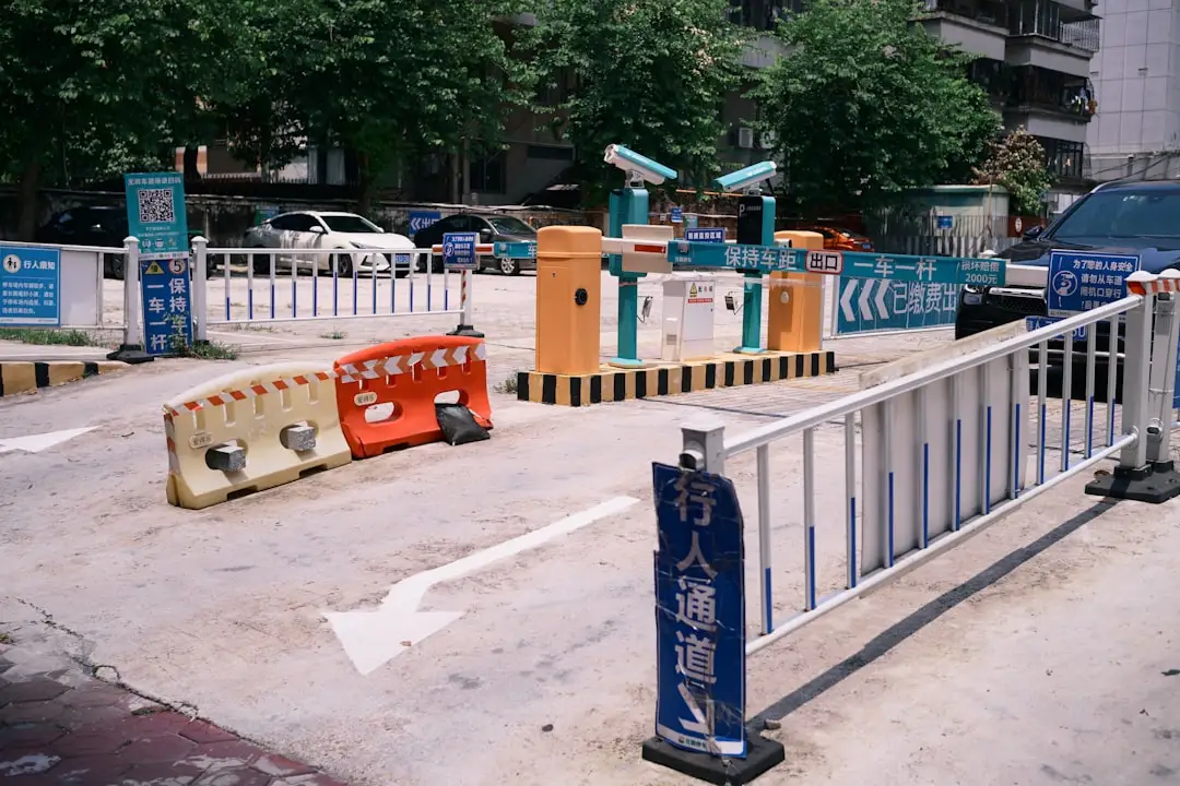 重庆工程装饰材料供应：板材管材与五金配件的选型要点解析