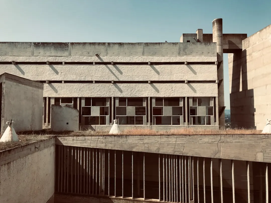 重庆建筑装饰材料市场管材与五金配件采购趋势分析